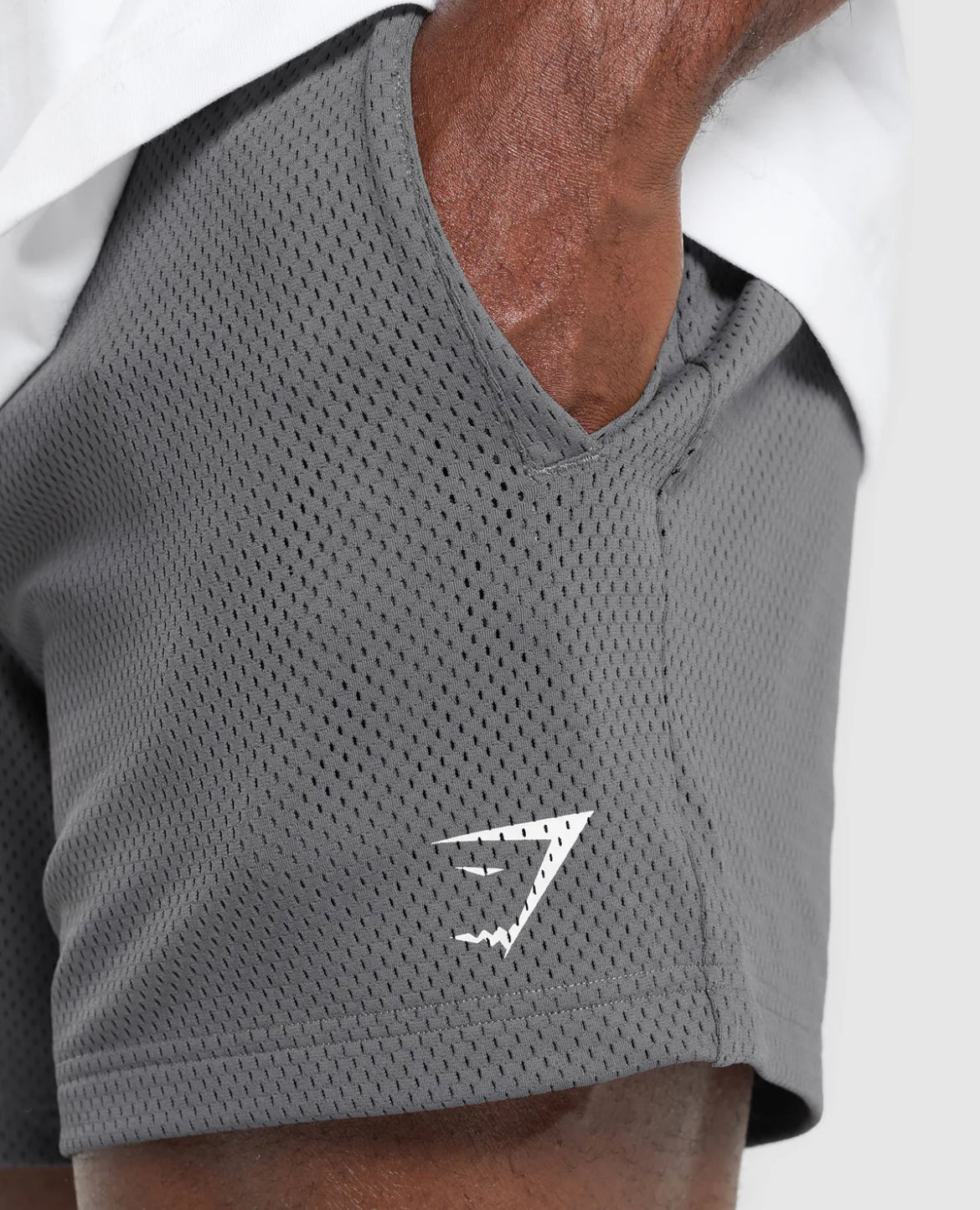 Lift Mesh 5” Shorts (Gris Oscuro)
