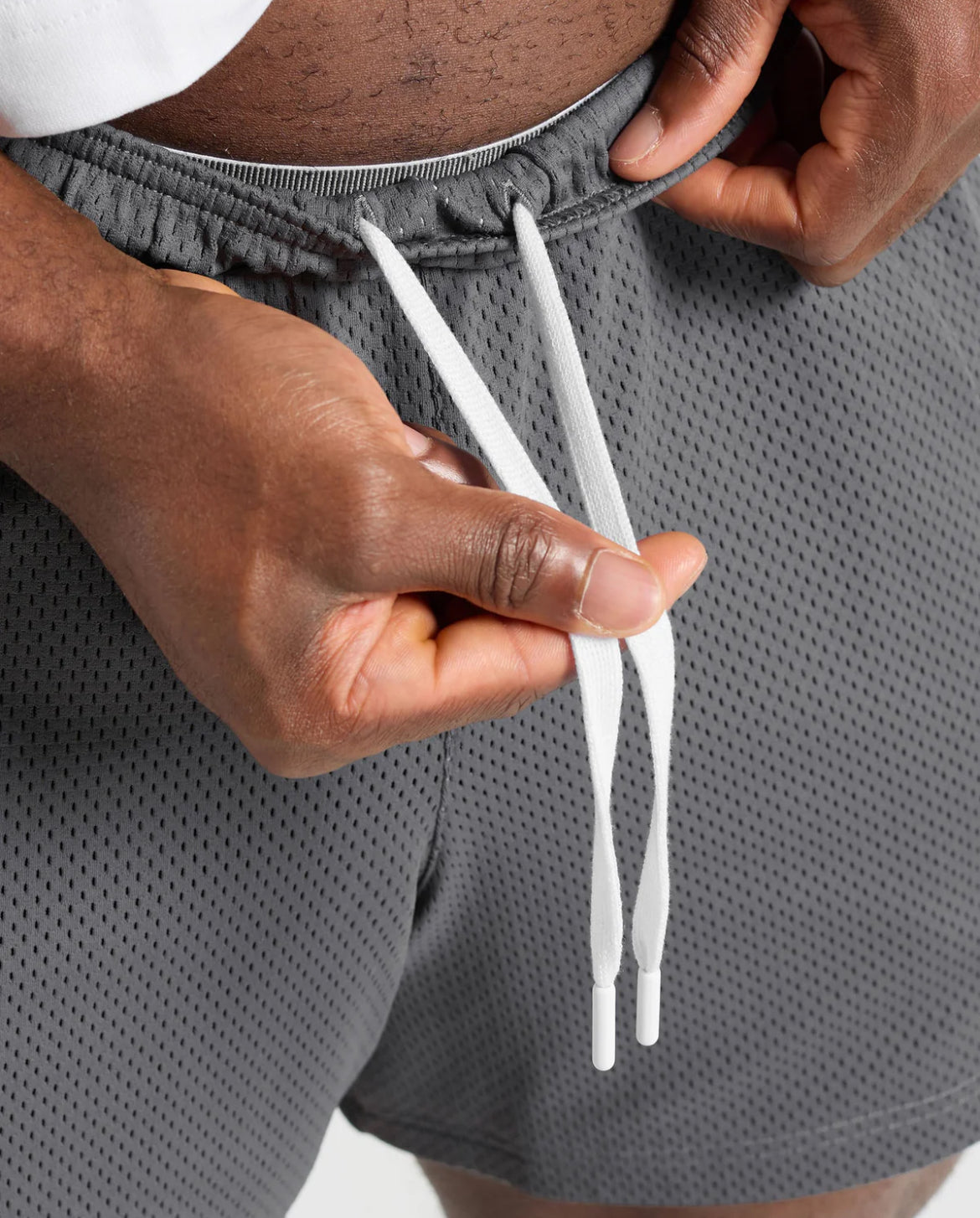 Lift Mesh 5” Shorts (Gris Oscuro)
