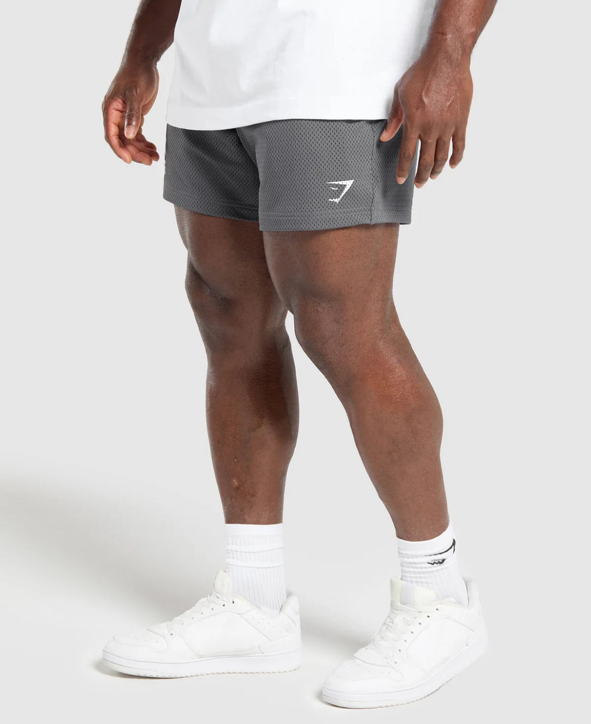 Lift Mesh 5” Shorts (Gris Oscuro)