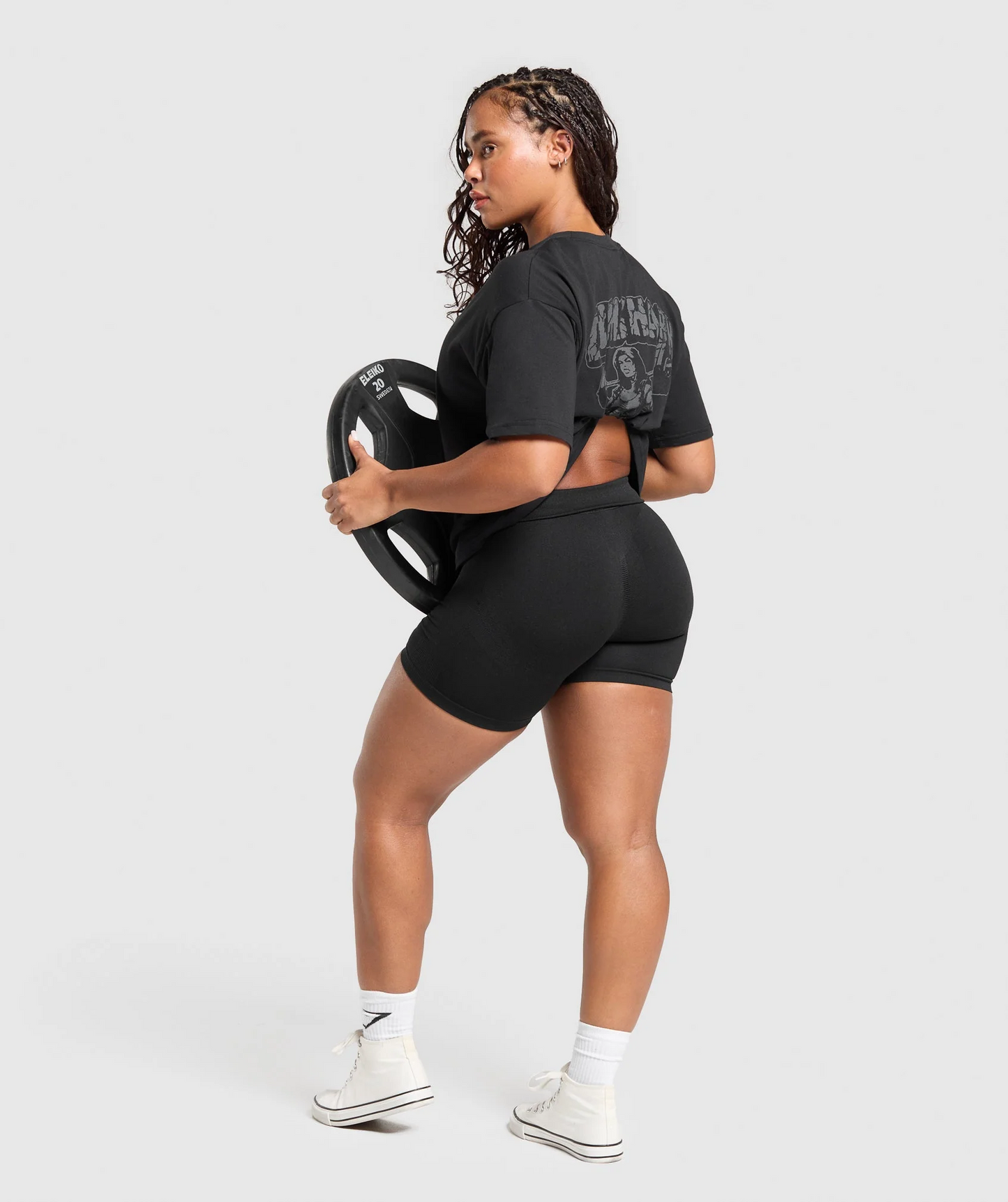 Gritty Muscle Mommy Graphic T-Shirt (Negro)